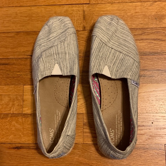 Toms Shoes - Toms women’s shoes-size 9